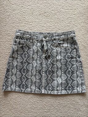 Blank NYC Grey & White Snake-Print Mini Skirt